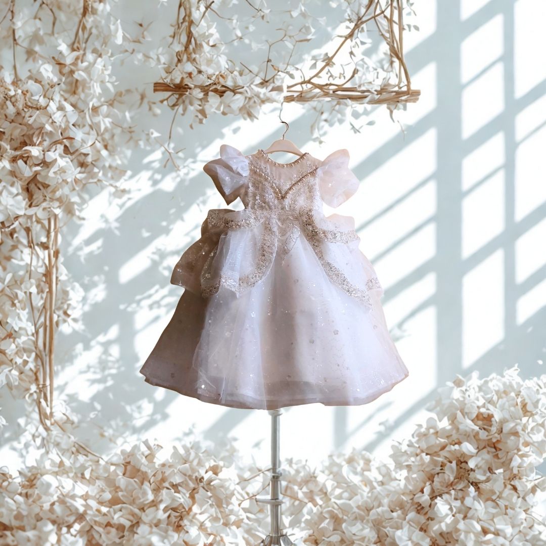 Sparkling Princess Gown with Puffed Sleeves