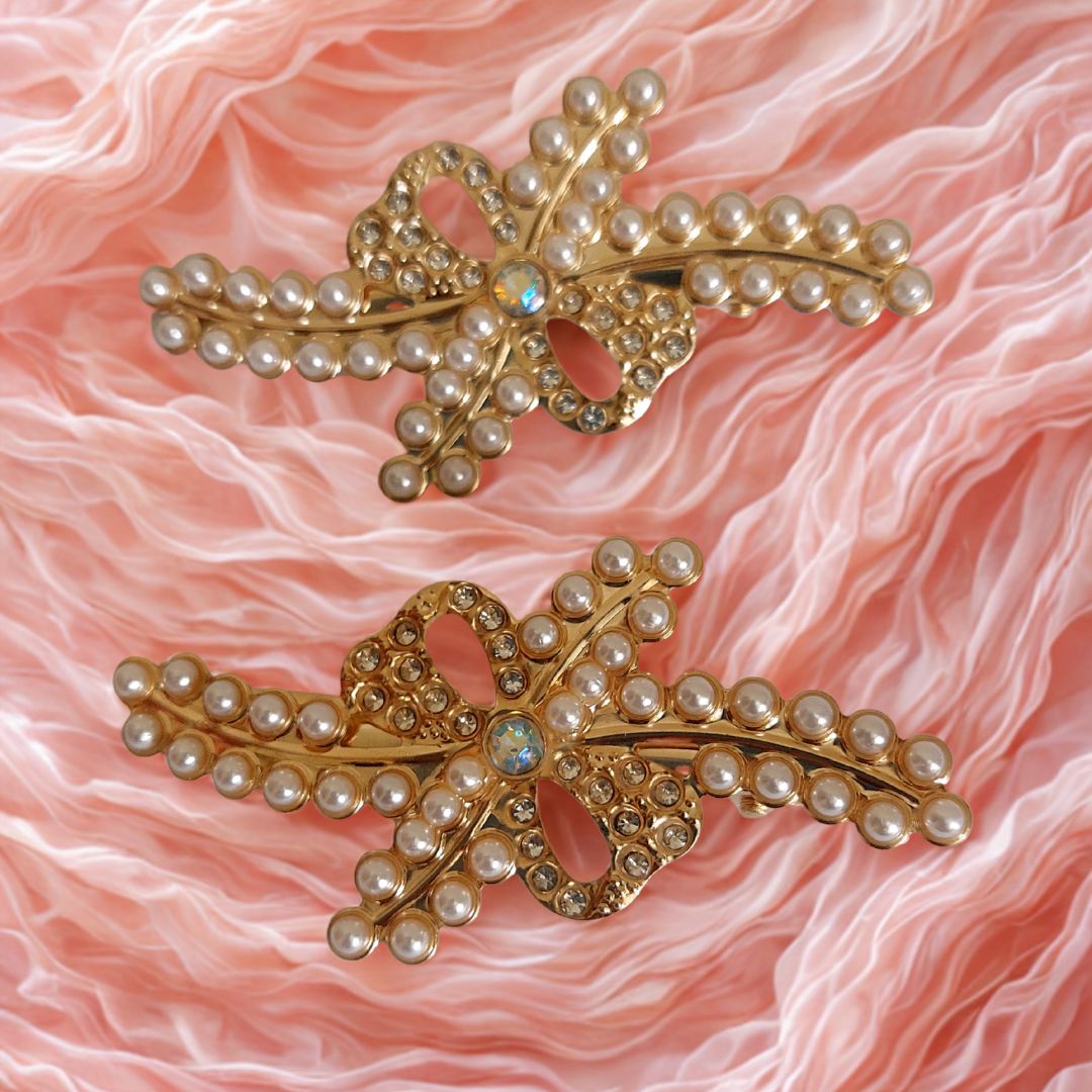 Golden Leaf Elegance Clip